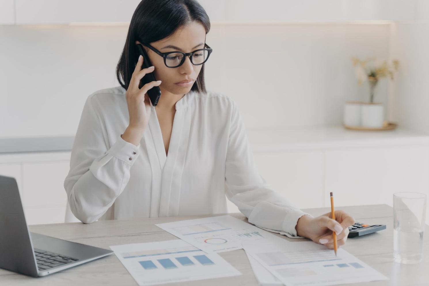 Sesión de capacitación financiera en Infodailyupdate